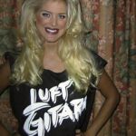 Victoria Silverstedt Luftgitarr